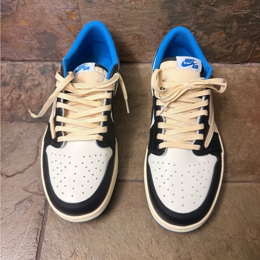 Fragment Design x Travis Scott x Air Jordan 1 Retro Low - Picture 3 of 6